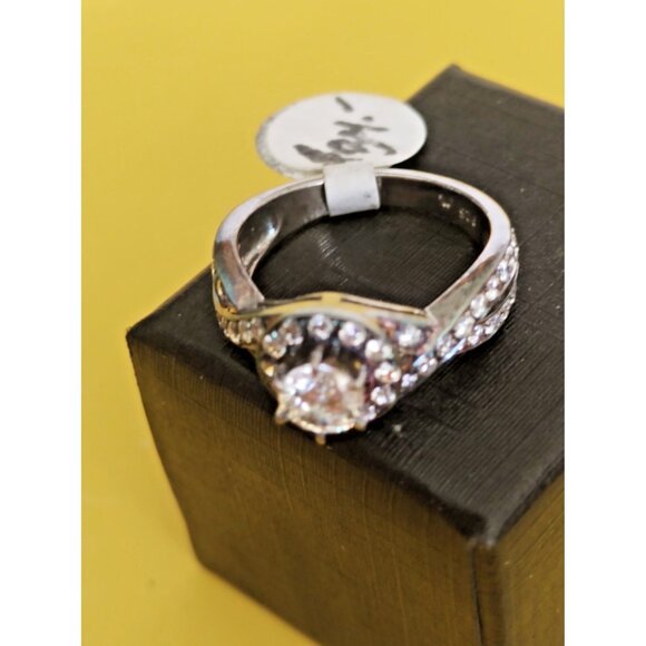 Italian Sterling Silver 925 Women's Size 7 Ring Cubic Zirconia Engagment Cut - Picture 4 of 9